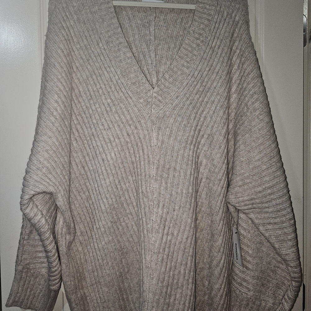 Elegant V-Neck Ribbed Sweater - Beige